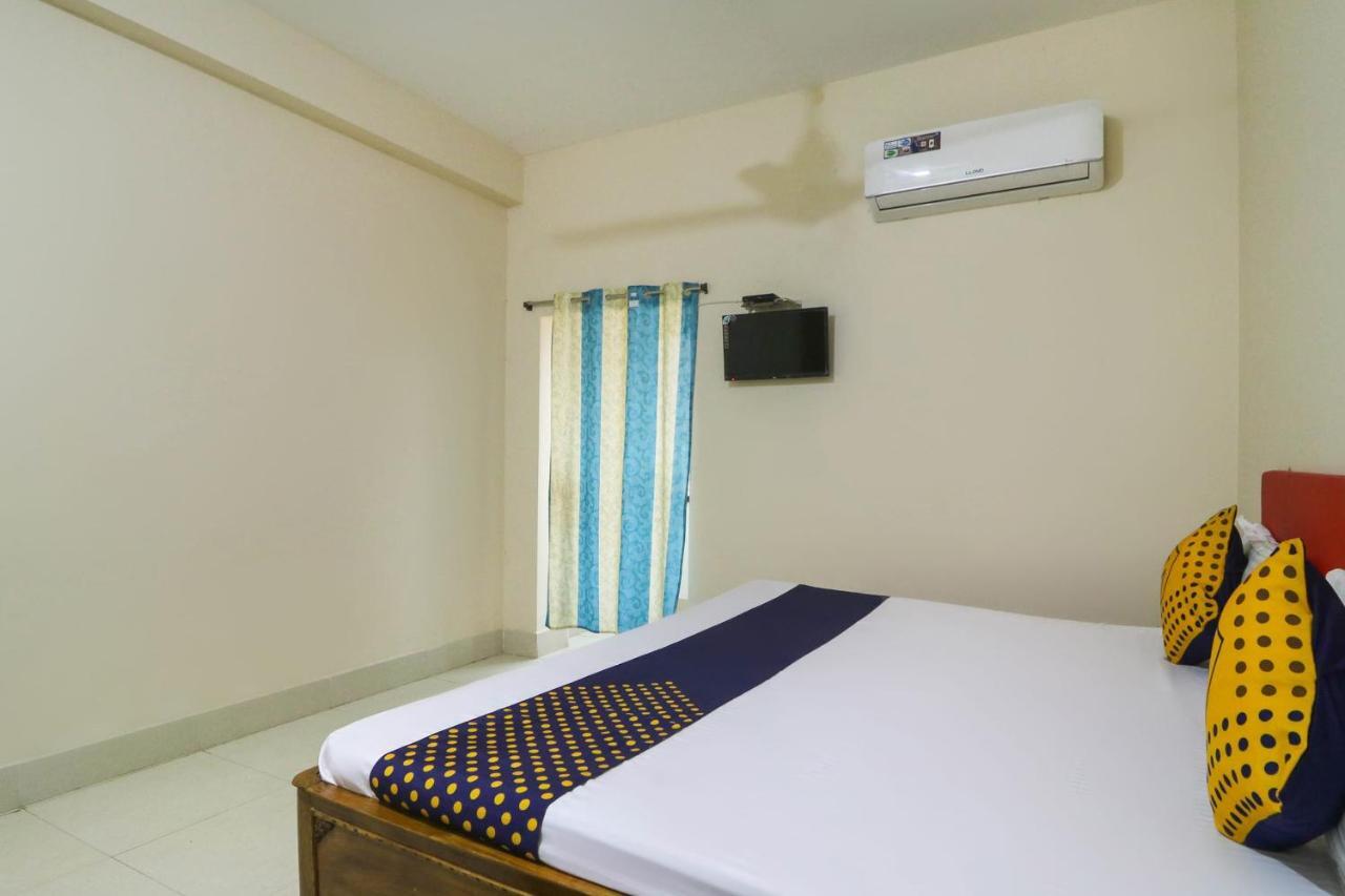 Spot On 68151 Prafulla Palace Otel Jatani Dış mekan fotoğraf