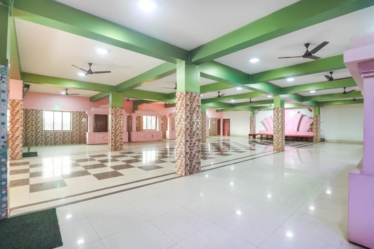 Spot On 68151 Prafulla Palace Otel Jatani Dış mekan fotoğraf