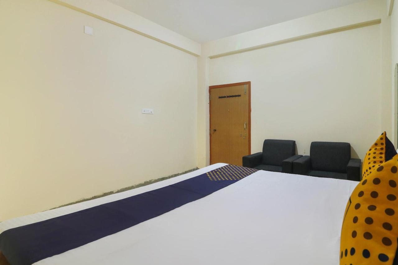 Spot On 68151 Prafulla Palace Otel Jatani Dış mekan fotoğraf